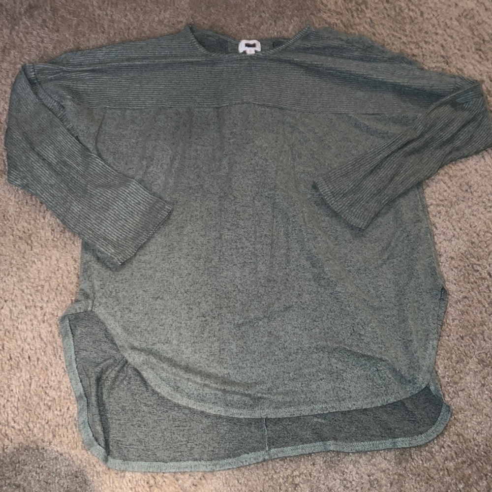Buckle Med Sweater
